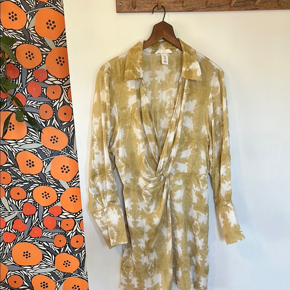 H&M Yellow and White Silky Mini Dress | Medium